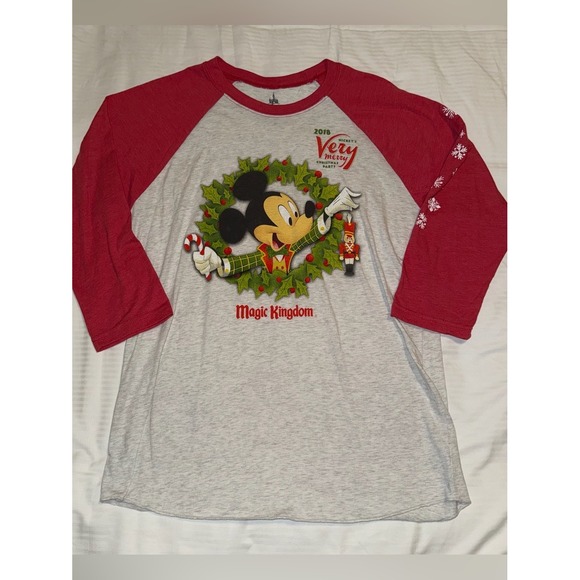 Disney Parks Tops - Disney Parks Mickey's Very Merry Christmas Party 2018 Raglan Baseball Tee L
